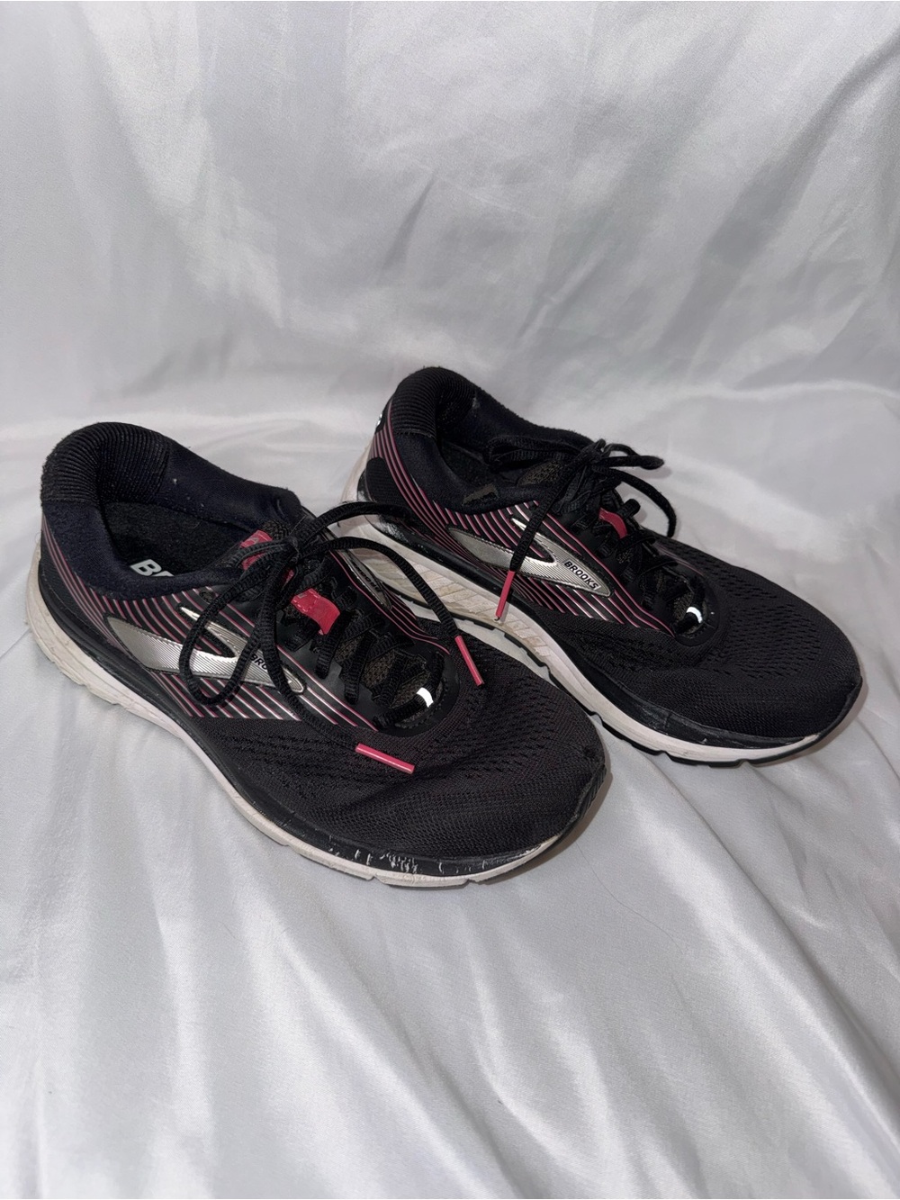 Brooks Addiction Black Sneakers with Pink Accents Tennis Shoes Running Shoes
